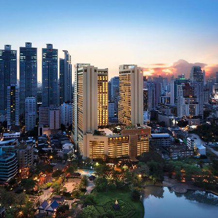 Bangkok Marriott Marquis Queens Park Eksteriør bilde The hotel at dusk