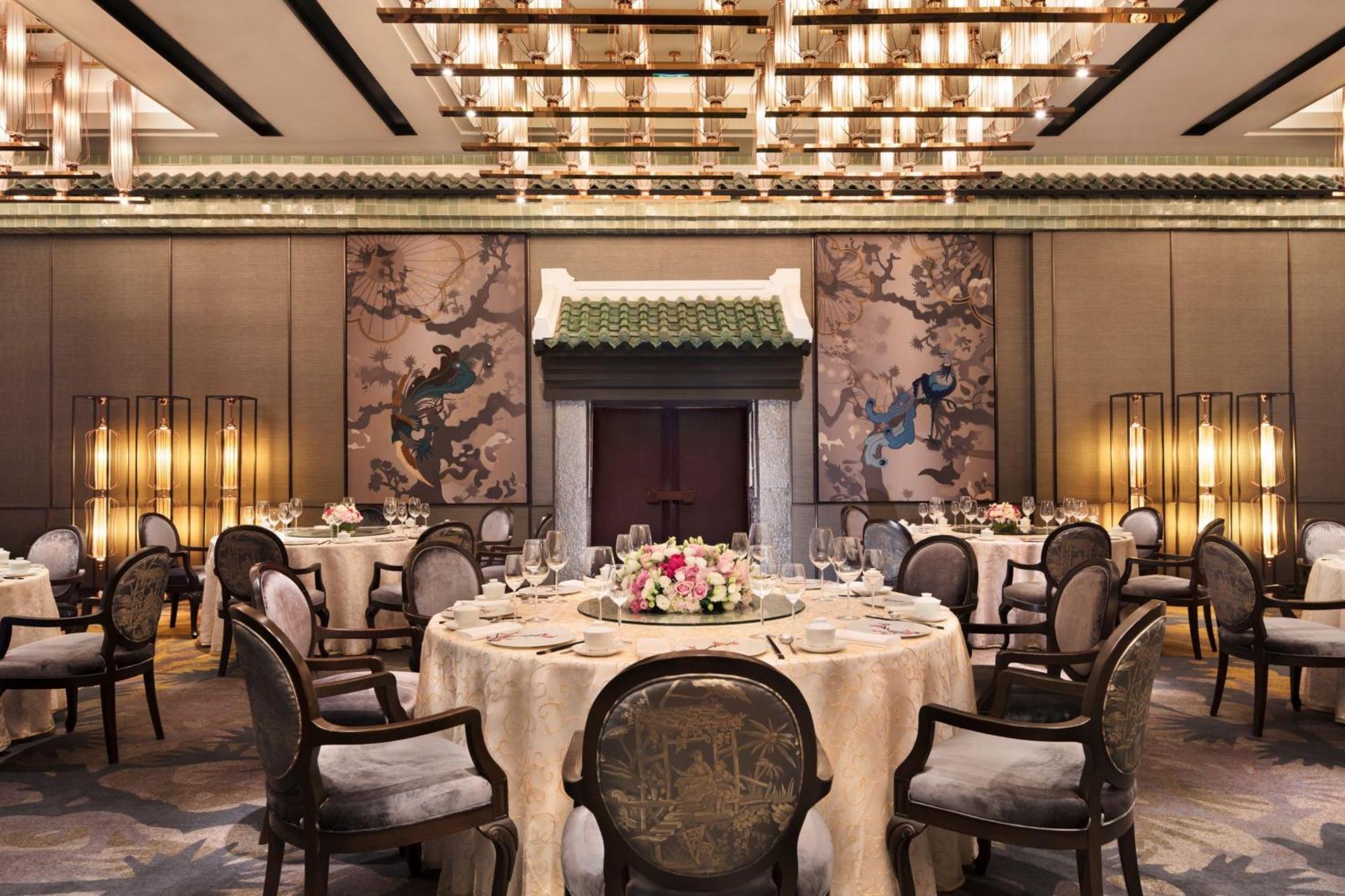 Bangkok Marriott Marquis Queens Park Eksteriør bilde The Imperial Treasure fine dining restaurant at the Mandarin Oriental