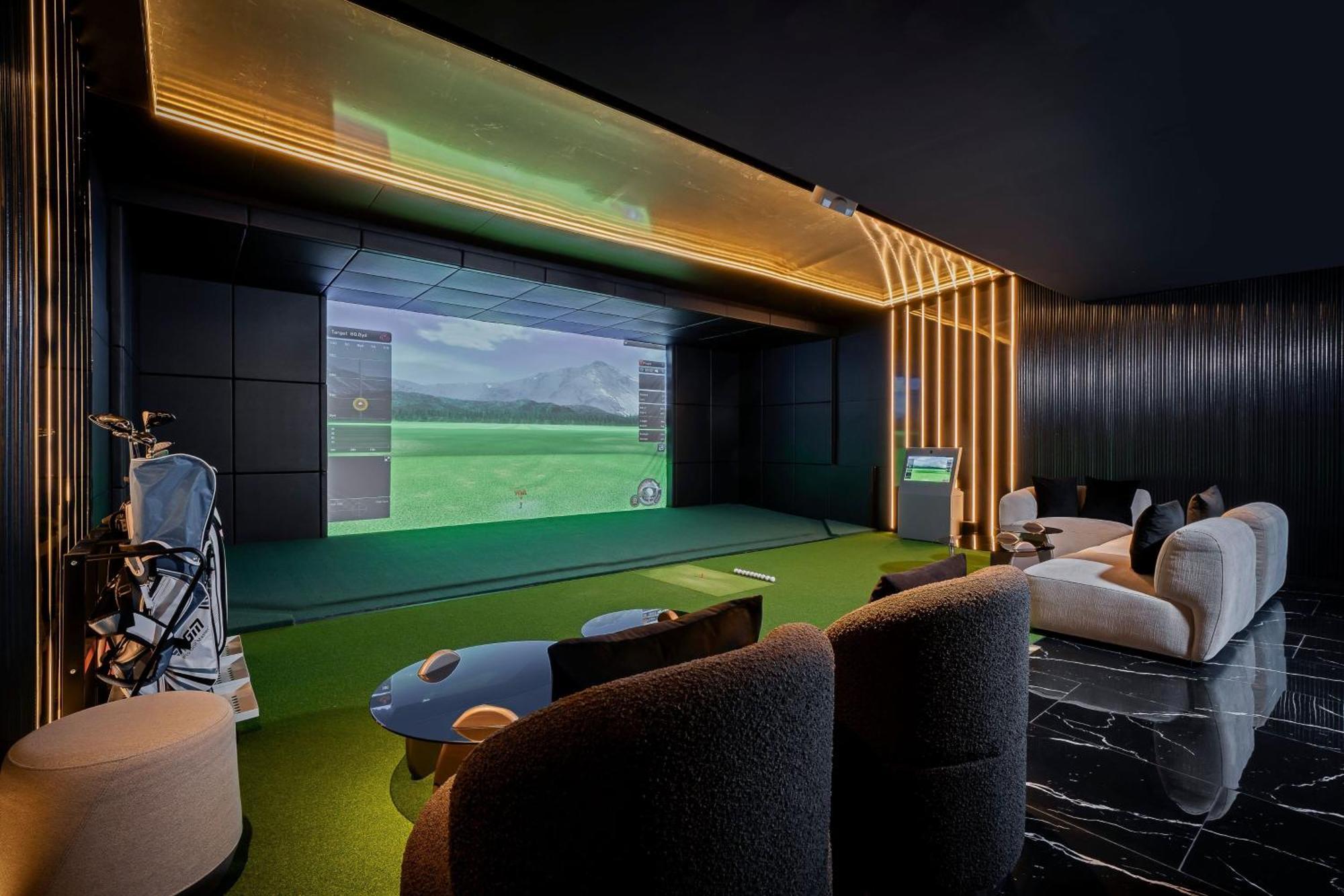 Bangkok Marriott Marquis Queens Park Eksteriør bilde Golf Simulator