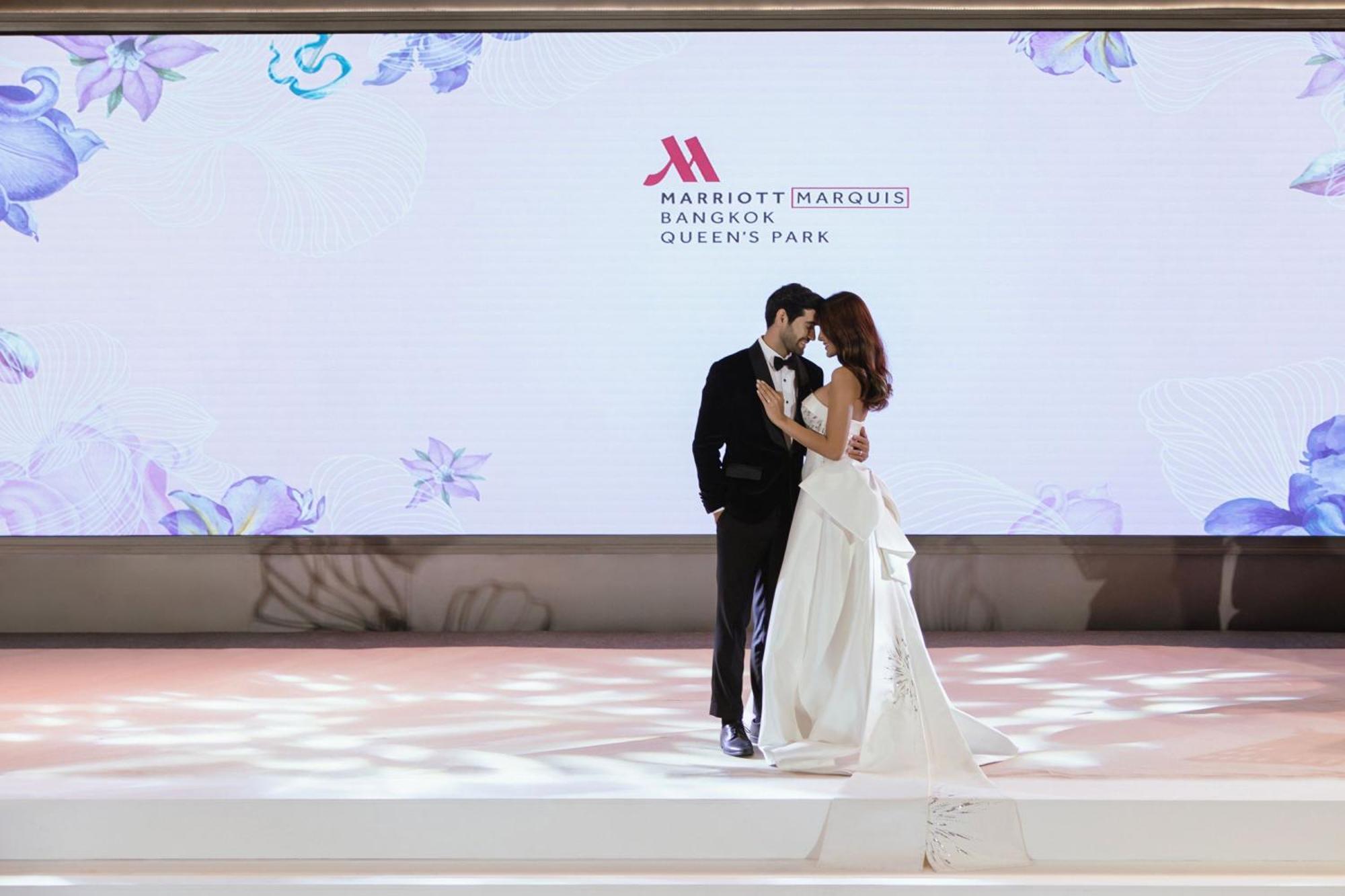 Bangkok Marriott Marquis Queens Park Eksteriør bilde Wedding at the hotel