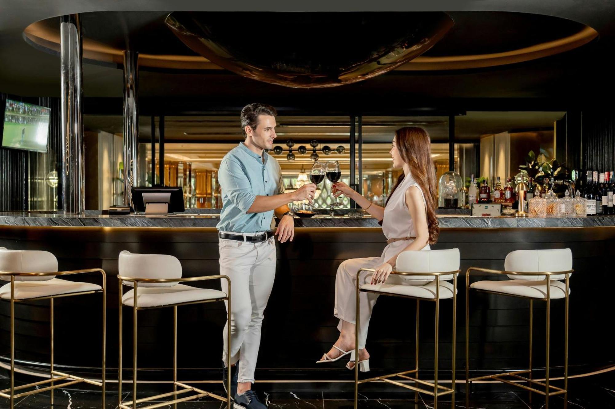 Bangkok Marriott Marquis Queens Park Eksteriør bilde The Bar